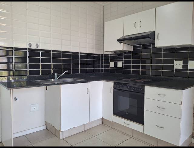 2 BEDROOM APARTMENT FOR SALE IN MANOR ESTATES